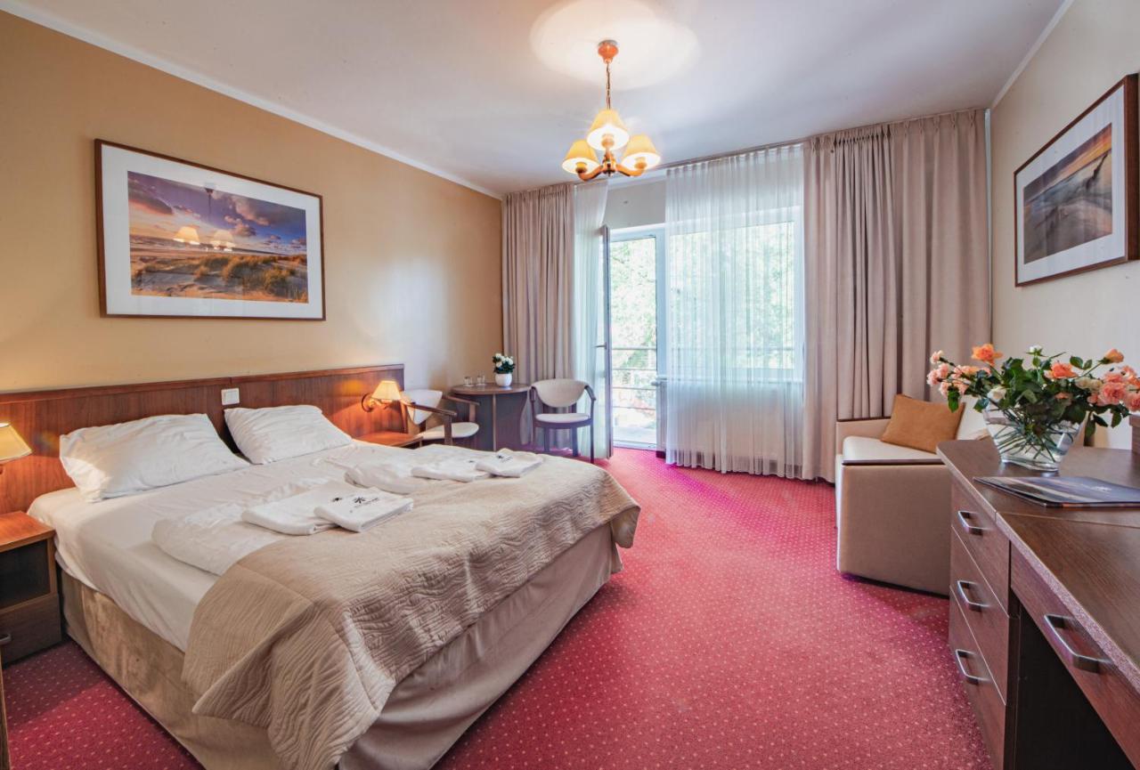 Hotel Nadmorski Łeba Esterno foto